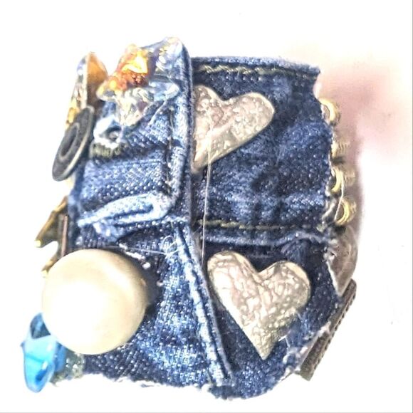 Wendy Gell denim wristy cuff Mickey on a butterfly jewels and pearls zipper . - Picture 4 of 4